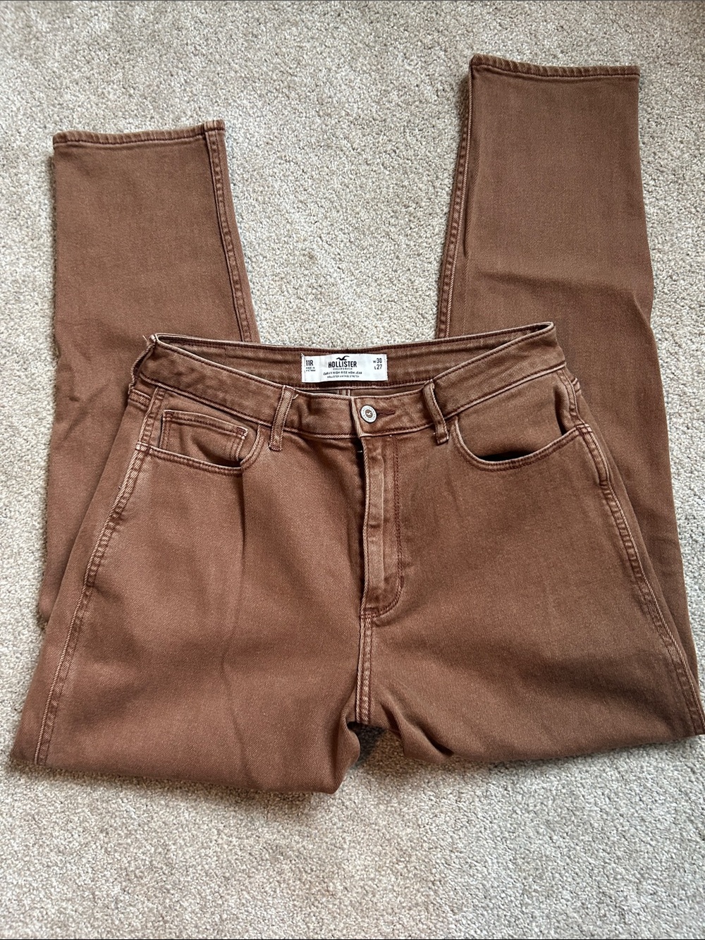 Hollister Vintage Stretch Curvy High-Rise Mom Jeans in Brown